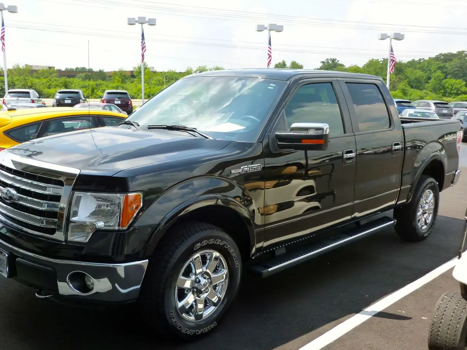 Black pickup — stock photograph